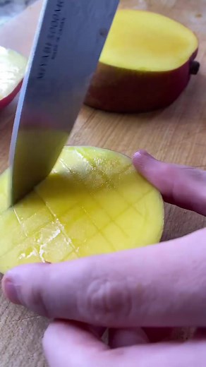 Mango Cutting Hack: Try This Amazing Trick!