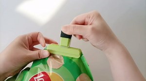 4 Pack Large Chip Clips, Food Clips, and Bag Clips for Food Storage Keep Food Fresh and Airtight