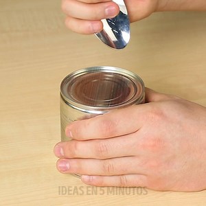 5.2M views · 10K reactions | El truco con la botella de soda nunca se me habría ocurrido  Mira los trucos de internet que en realidad no funcionan https://goo.gl/PhzC79 | Ideas en 5 minutos | Facebook