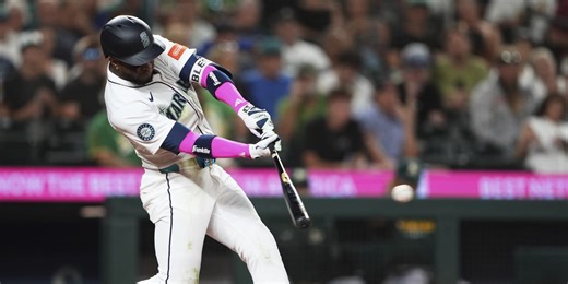 Robles reinstated from IL, returns to lineup while appealing suspension