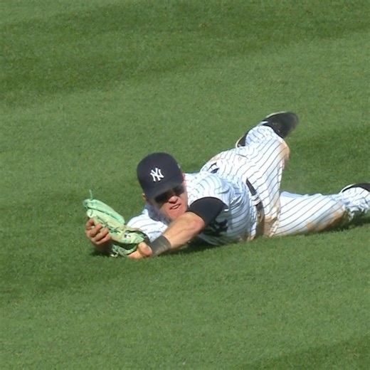 233K views · 5.2K reactions | This week's defensive plays of the week is full of beautiful throws and amazing catches! Which play is your favorite? | MLB | Facebook