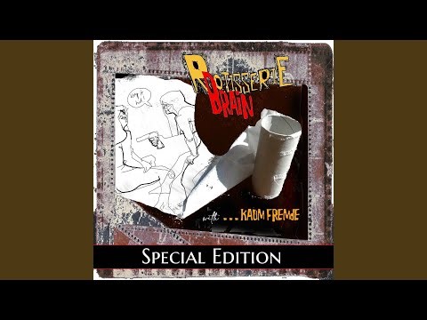 B - 04 Ringfinger - Julie Williams as the Bosom
