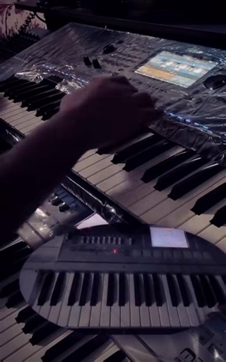 Official Bezi Bezz✅️🇽🇰 (@bezi.bezz)’s videos with GASLIGHT - INJI