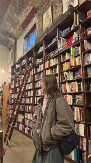 Understanding Headphone Connections in Libraries