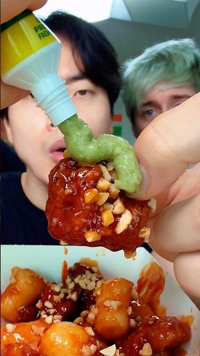 Ranking Our Favorite Sauces With Korean Fried Chicken!