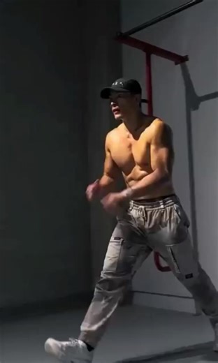 EXTREME PUSH-UP VARIATION🔥 NEVER GIVE UP... YOU CAN #pushups #extreme #workout #nevergiveup #workoutmotivation | Workout & Calisthenics Motivations