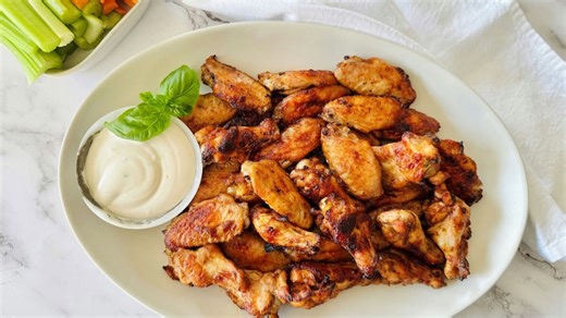 These Homemade Hot Honey Wings Taste Just Like Wingstop