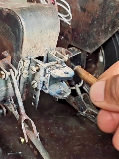 Create a Mini John Dheer Tractor: DIY Guide