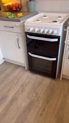 Deep cleaning the kitchen - part 2 #cleanwithme #cleaning #cleaningmotivation | Remi Clog