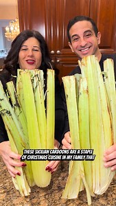 ❗️SICILIAN CHRISTMAS CARDOONS 🤌 If you know, YOU KNOW. These Mediterranean thistle plants are an ICON of Christmas eating for Southern Italians & Italian Americans, and that’s for very good reason. While they may look like celery, their taste floats between artichoke and eggplant, and when fried in olive oil… well, it creates a recipe that’s worthy of being passed down hundreds of years ✔️ 📌 My Grandma Giuseppina brought this culinary tradition from Sicily when she immigrated to the USA in the