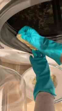 Deep Clean Your Washing Machine for a Fresh Start