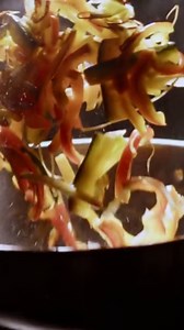 Le pentole Tri - ply sono un mix perfetto tra alluminio e acciaio inox. La loro forza è la resistenza e la versatilità! 🍲 Sono, infatti, adatte a tutti i piani cottura e puoi usarle anche in forno fino a 220°. Non si graffiano, non si rovinano e non si scalfiscono 😯 🔪 Noi di Kasanova le abbiamo messe a dura prova ed il risultato è stato strabiliante! Scopri la linea di pentole Tri - ply nei nostri negozi o sul sito web > https://bit.ly/3ZouUFA | Kasanova