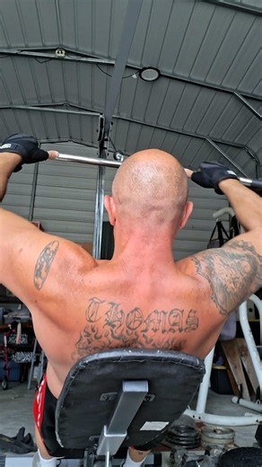 wide grip seated facepulls #reardelts #shoulders #thickness #seated #facepulls #3d #motivation