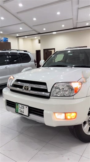 Toyota hilux surf 2003 petrol. 29/1/2026 Cars Lounge.