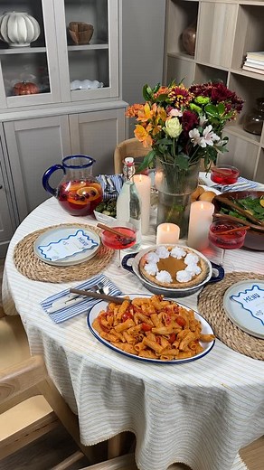 Homemade, heartfelt, and Splenda-sweet. That’s the Friendsgiving recipe 🧡 #IUseSplenda #Friendsgiving #SweetMoments | Splenda