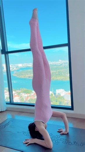 194K views · 1.5K reactions | Morning Affirmations: I am happy and I am more than enough  #affirmationsdaily #jessdiem #yogawithjess | Jessica Diễm Yoga | Facebook