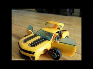 Transformers - Bumblebee vs. Sideswipe (Stop-motion Animation)