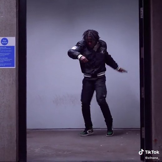 Energetic Azonto Dance to Brukina Song