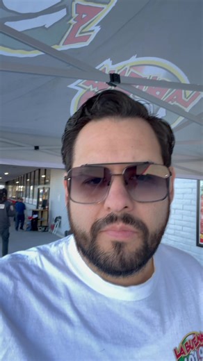 ¡Ya en vivo desde #SuperiorGrocers de Decatur y Meadows Mall hasta la 1pm. Hoy estamos celebrando el Día de Muertos | La Buena 101.9 Las Vegas