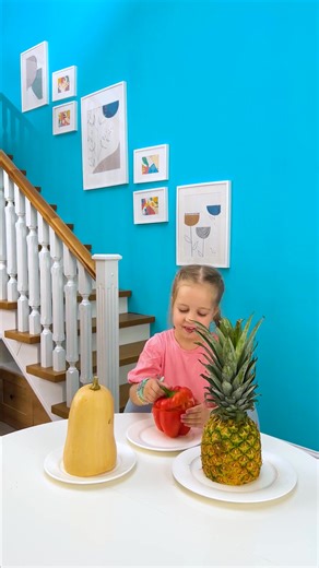 Catching a cockroach? Failed! 😅🪳 | SMOL