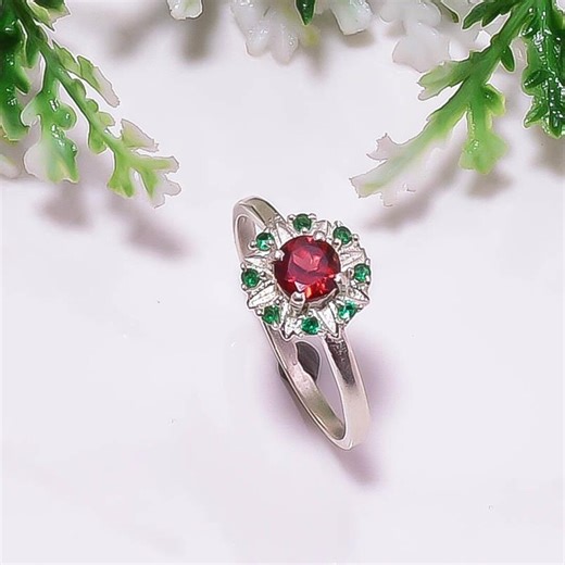 Simple Garnet Round Ring - 925 Silver Stackable Gemstone Ring - Tiny Green Side Stone - Etsy