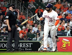 Good news from Astros' weekend? Jon Singleton is bat-flip king.