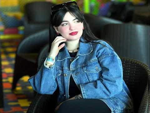 Tema Al Abadi Curvy plus Size Model. Biography Curvy Model. Body Positivity ! Influence.