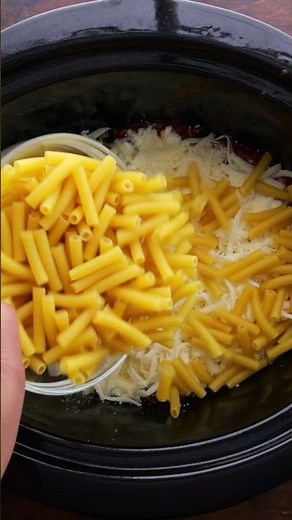 Cheesy Crock Pot Baked Ziti Bliss