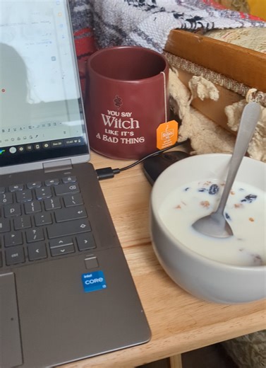 I haven't had a cigarette in 6 years but I could suck back a pack of Camel nons rn ngl #infependentmusic #bookingseason #womengetshitdone