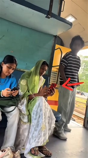 Pradeep Universe on Instagram: "💥Make your phone IMPOSSIBLE to switch off for thieves! 🔒📱 ​Did you know thieves immediately try to turn off your data or power down your phone after stealing it? Stop them with these 2 hidden Android settings! ​1️⃣ Lock Network & Security: Forces a password to turn off data/power. 2️⃣ Offline Finding: Tracks your phone even without a SIM card or Internet! ​Don’t wait until it’s too late. Setup your phone now! 👇 ​✅ Save this Reel for reference. 🚀 Share this wi