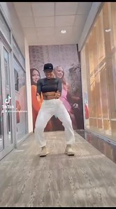17K views · 390 reactions | Les filles camerounaises maîtrisent trop la danse ❤❤ Elles s'adaptent à tout type de musique  Regardez comment elle danse avec classe sur le titre de Laklass ❤❤❤❤ | Cercles des STARS du 237 | Facebook
