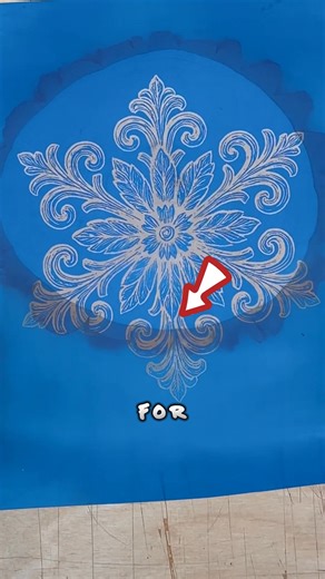 Here’s how I made this Christmas gift for my mom: I started with an eight-inch wood slice and sanded it to 240 grit for a smooth surface. After wiping away the dust, I placed a snowflake stencil slightly off the bottom edge for an asymmetrical look. Then I scraped Scorch Paint over the stencil and blotted the extra away so the lines would stay crisp. A little heat burned the design right into the wood. I then flipped the slice over and used our Scorch Marker to write a lovely message Heated it a