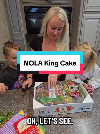 We had a king cake shipped from NOLA to Florida! A little taste of home! 💜💚💛 #rv #travel #nola #kingcake #fulltimerv