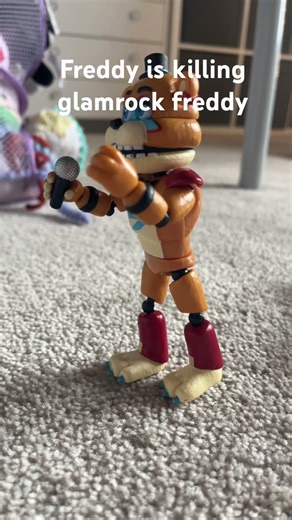 They are fighting #fivenightsatfreddys1 #fnaf #fivenightsatfreddys