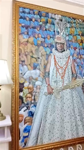 A commissioned painting of a sitting monarch, who stands tall. #artaarelailabode