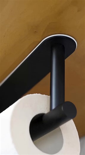 Este porta rollo de papel es un cambio total en la cocina. No necesitas taladrar, ahorra muchísimo espacio y se siente muy firme. Me encanta lo fácil que es usarlo con una sola mano mientras cocino o limpio. Honestamente, es uno de esos pequeños organizadores que hacen una gran diferencia. #organizaciondelhogar #cocinaorganizada #ahorraespacio #tiktokshopus #fyp