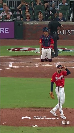 Juan Soto wins the CLOSE ABS challenge 🤏 #mets #mlb #baseball #sports #highlights #abs #braves