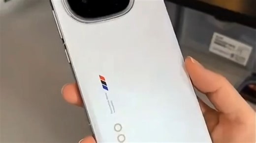 自研电竞芯片Q2，运行各种大型游戏都丝滑流畅