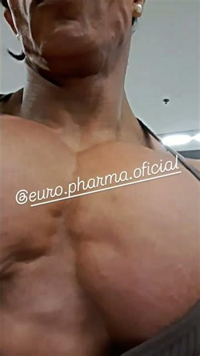 Laine's INSANE Pec Flex Will Shock You! 🤯