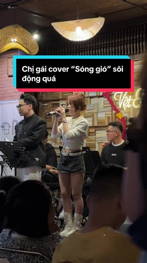 Chị Gái Cover “Sóng Gió” Sôi Động Tại Quận 6
