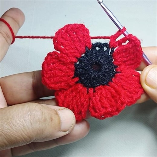 Easy and elegant crochet poppy flower for beginners #ytshorts #short #easytutorial @Needle&Crochet