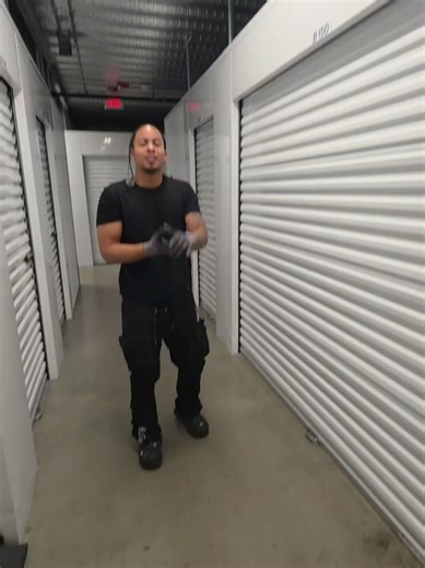 Fast Money Strategies in Storage Auctions