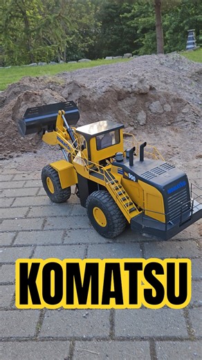KOMATSU WA900 RC WHEEL LOADER AT WORK #rctrucksandmachines #machinerychannel #machinetransport