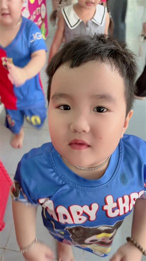 Chiều 2 bea trâu đi học về nha cô chú ơi 🥰#anhembaton #embedethuong #sirohihihaha
