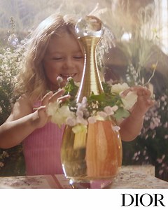 J'ADORE, A GOLDEN ATTENTION For Mother's Day, give her the new J'adore Eau de Parfum, whose iconic amphora is adorned with a new necklace. A veritable bouquet where the most beautiful flowers express themselves with sensuality and freshness. | David Jones