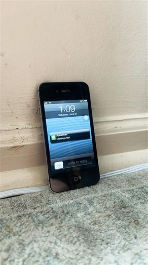iOS 6.0.1 Message Test Notification (Lock Screen)