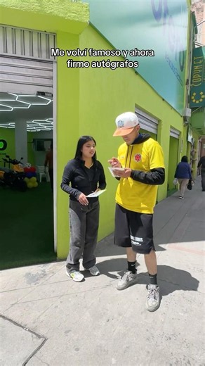 Me pidió un autógrafo “EL REPARTIDOR DE VOLANTES”😮‍💨🔥#viral #viraltiktok