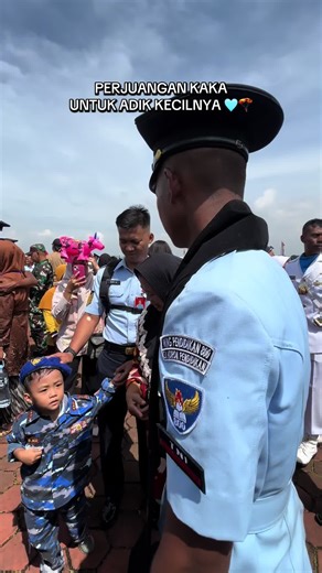 Perjuangan Kaka untuk Adik Kecilnya di TNI