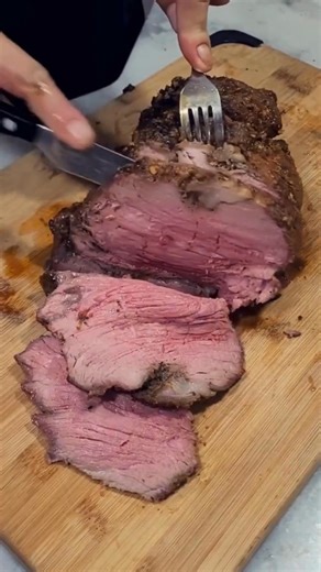 🛑 Stop settling for low-quality, single-use appliances. Get a versatile oven that delivers wood-fired flavor, perfect for pizza, BBQ, and more. 🔥🍕 #BackyardUpgrade #VersatileCooking | Pyro Kitchen