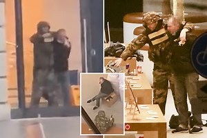 Hostage held at gunpoint in Apple Store before cop car takes down suspect